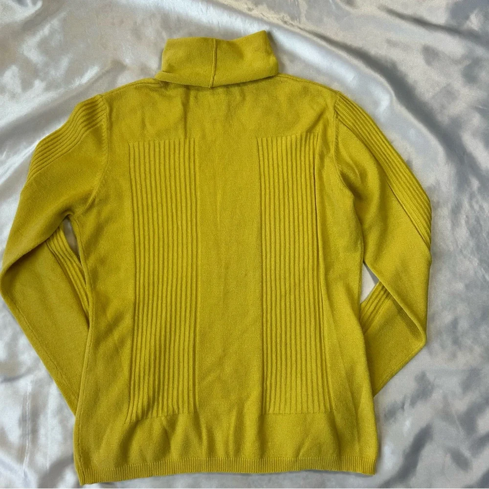 Carlisle Sweater - Picture 5 of 5